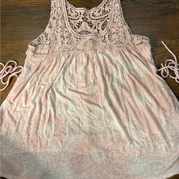 Forever 21 xxi Blush Lace flower top. Ties in back small - Picture 1 of 7